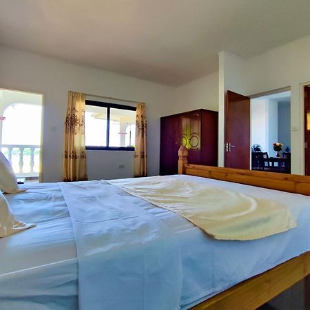 Villea Frangipani Pointe La Rue Εξωτερικό φωτογραφία