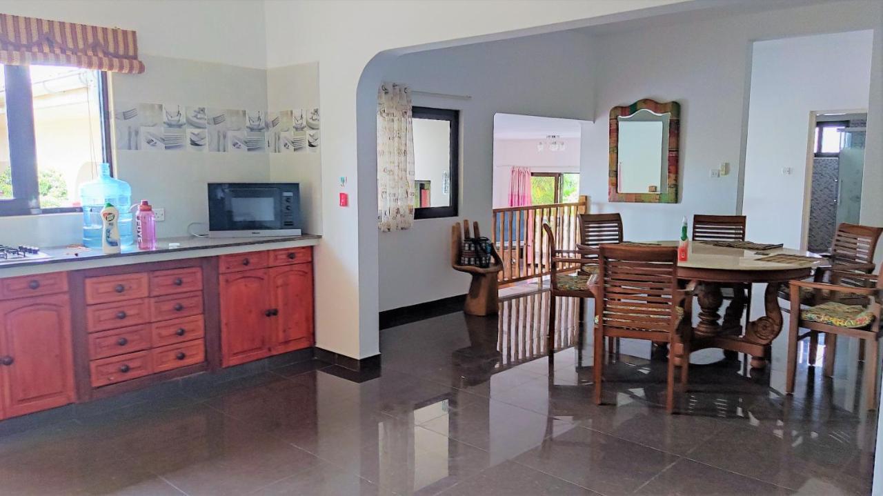 Villea Frangipani Pointe La Rue Εξωτερικό φωτογραφία